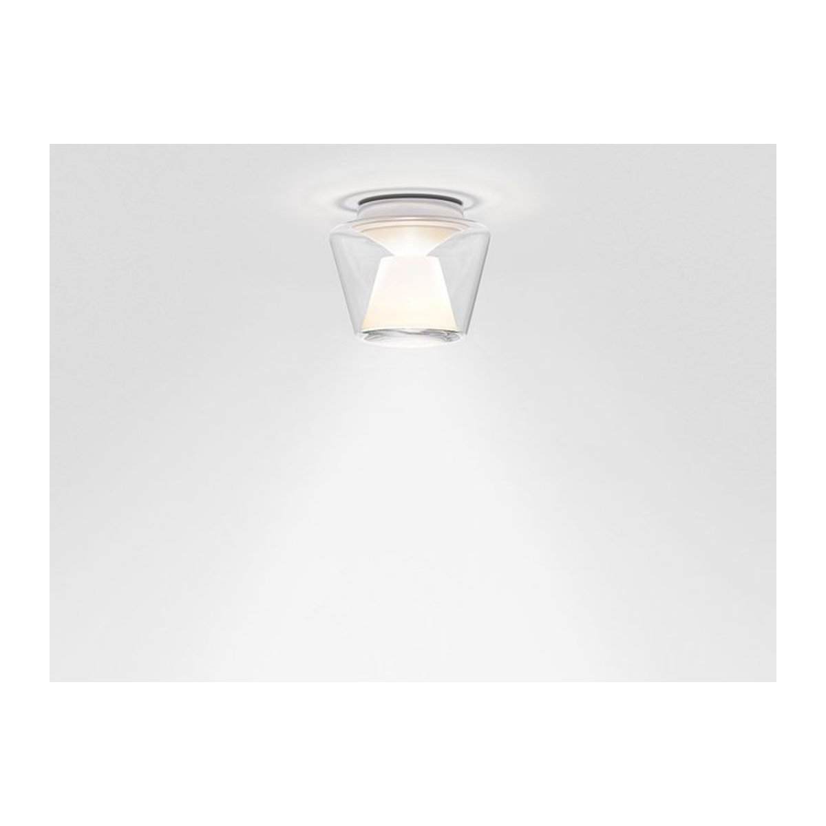 Serien Lighting Annex Ceiling S Deckenleuchte mit klarem Glasschirm und opalem Reflektor in modernem Design - Bild 1
