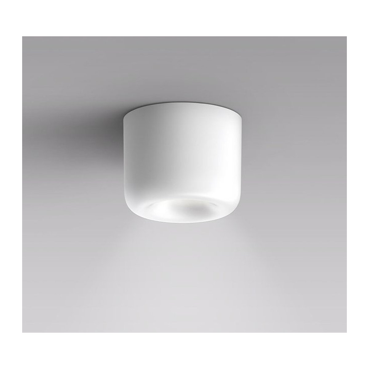 Serien Lighting Cavity Ceiling L LED-Deckenstrahler aus Aluminium in Weiß mit warmweißem Licht (2700K) und Phasenabschnittsdimmer - Bild 1