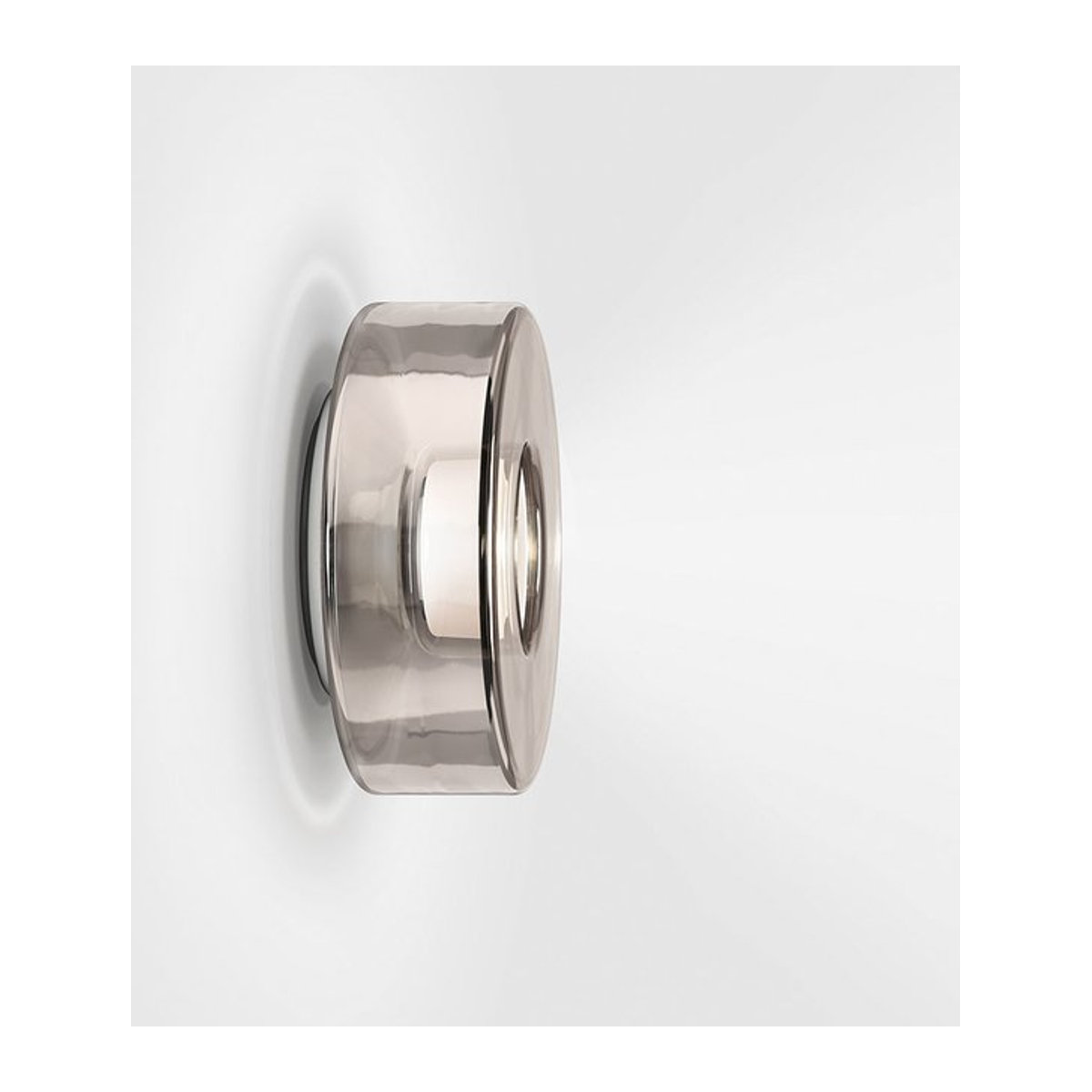 Serien Lighting Curling Wall M LED-Wandleuchte mit Glasschirm in Neusilber und warmweißem Licht (3000K) - Bild 1