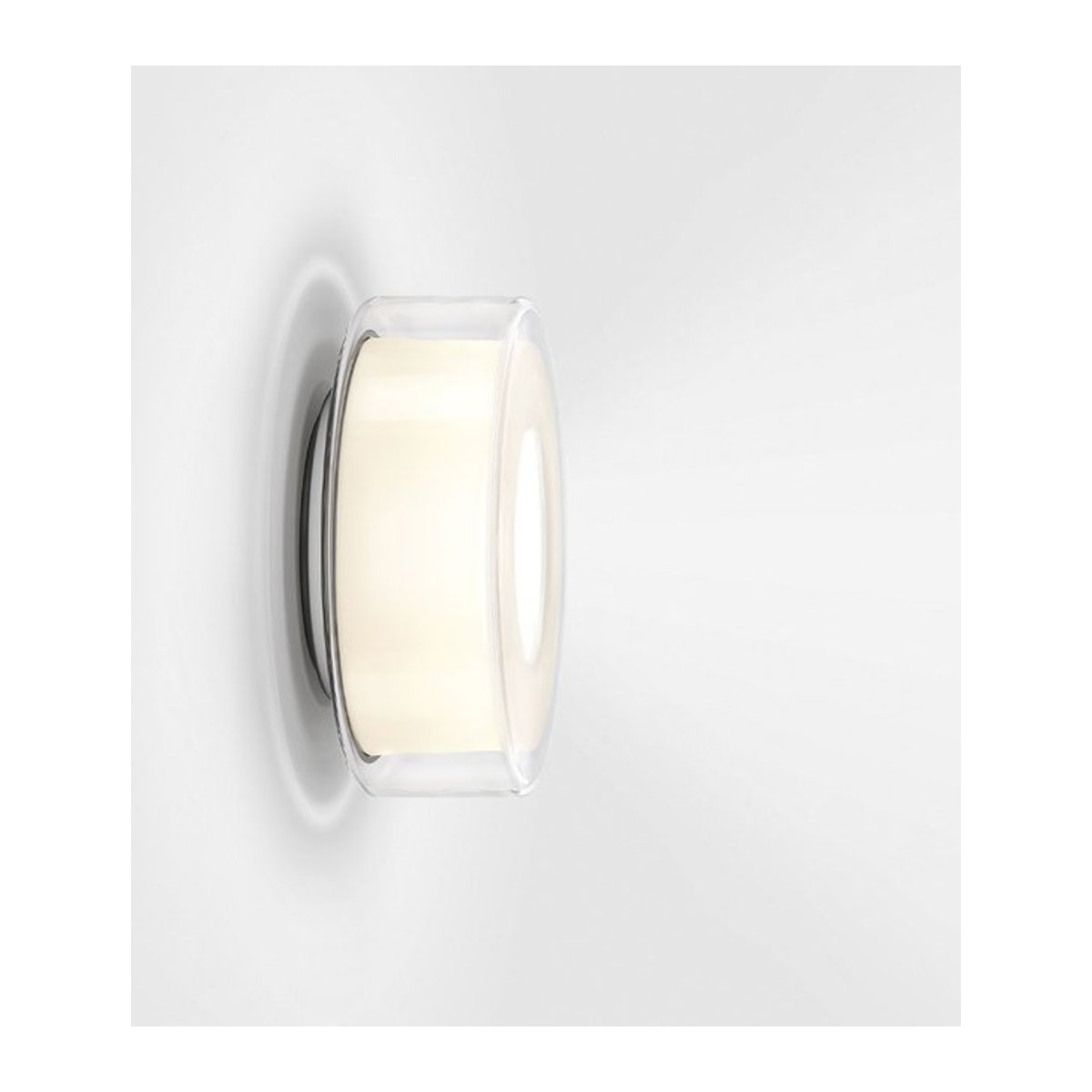 Serien Lighting Curling Wall M LED-Wandleuchte mit klarem Glasschirm und zylindrischem Reflektor in Warmweiß - Bild 1