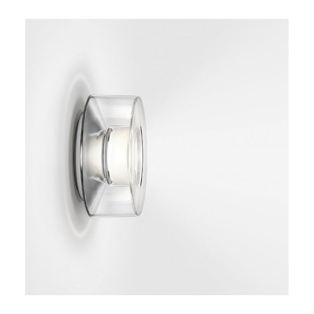 Serien Lighting Curling Wall S LED-Wandleuchte mit Acrylglasschirm in Klar und warmweißem Licht (2700K) - Bild 1