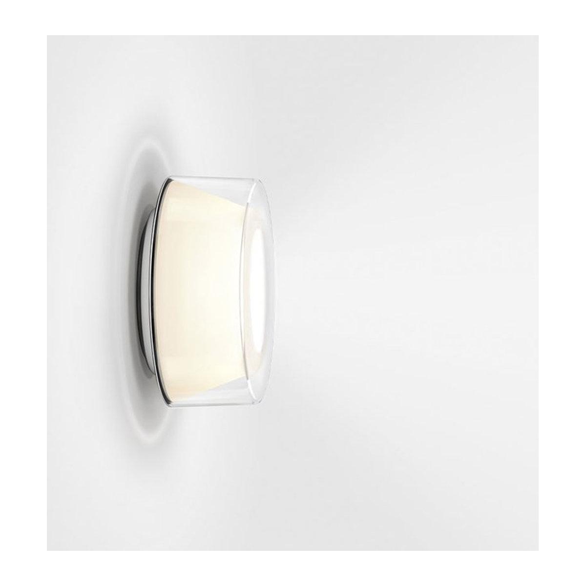 Serien Lighting Curling Wall S LED-Wandleuchte mit klarem Acrylglasschirm und konischem Reflektor in Dim2Warm (1800K - 3000K) - Bild 1