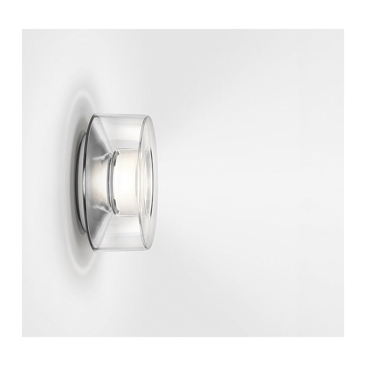 Serien Lighting Curling Wall XS LED-Wandleuchte mit Acrylglasschirm in Klar und warmweißem Licht (3000K) - Bild 1