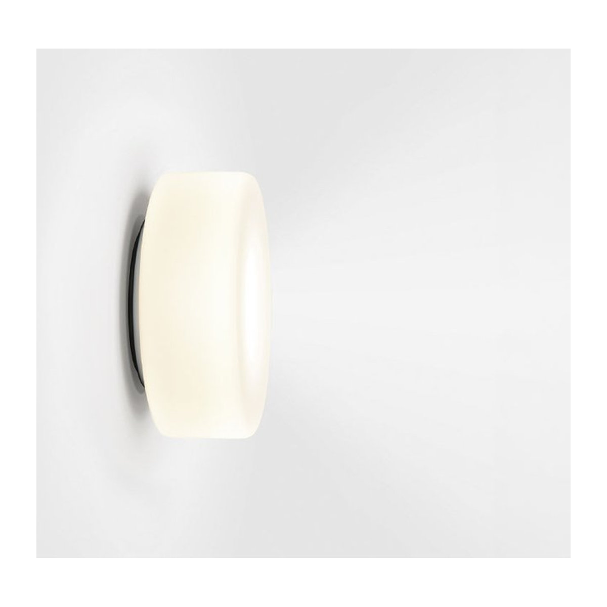 Serien Lighting Curling Wall XS LED-Wandleuchte mit opalem Glasschirm in Weiß und warmweißem Licht (2700K) - Bild 1