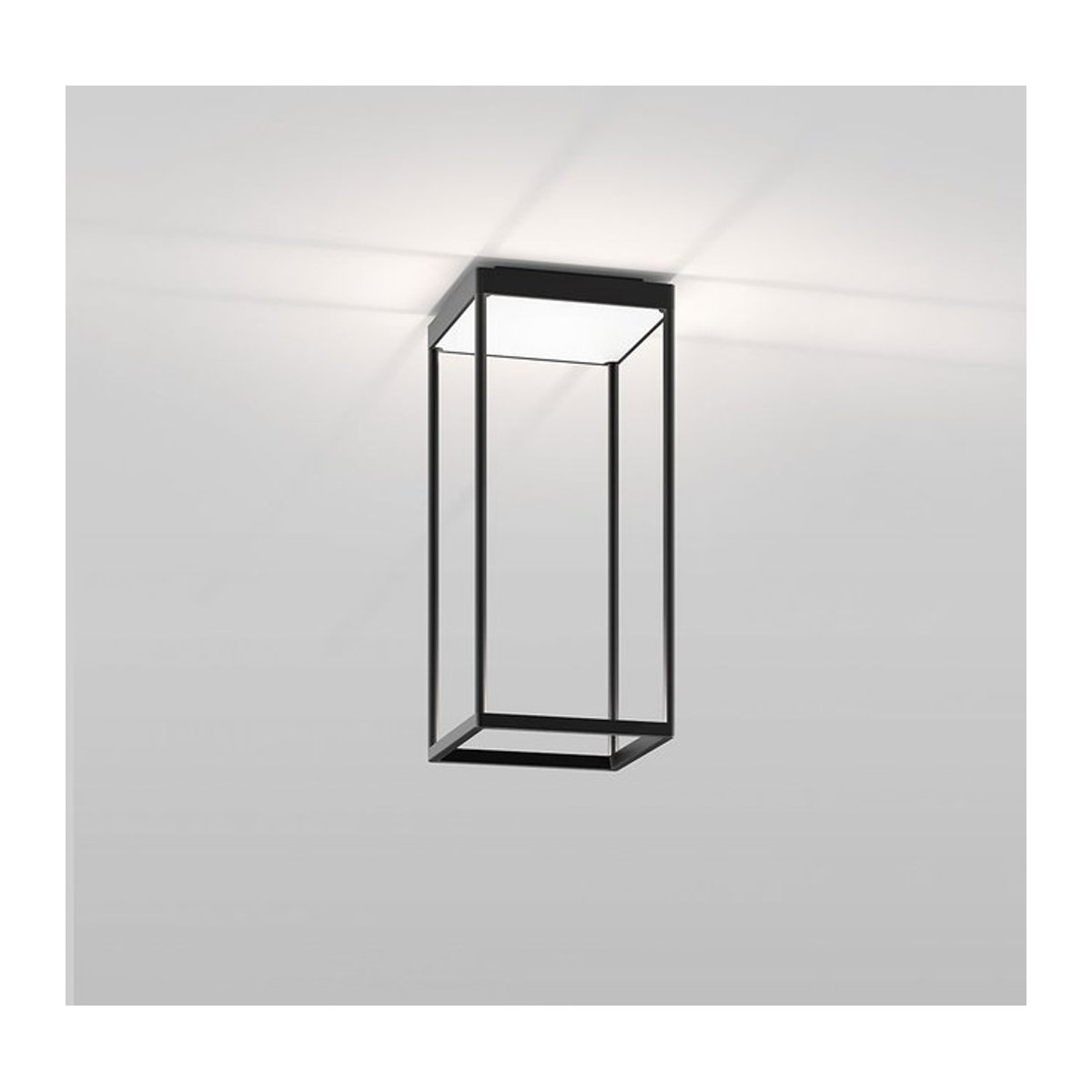 Serien Lighting Reflex² Ceiling S 450 LED-Deckenleuchte in Schwarz/Weiß mit integriertem warmweißem LED-Licht und Pyramidenstruktur aus Aluminium - Bild 1