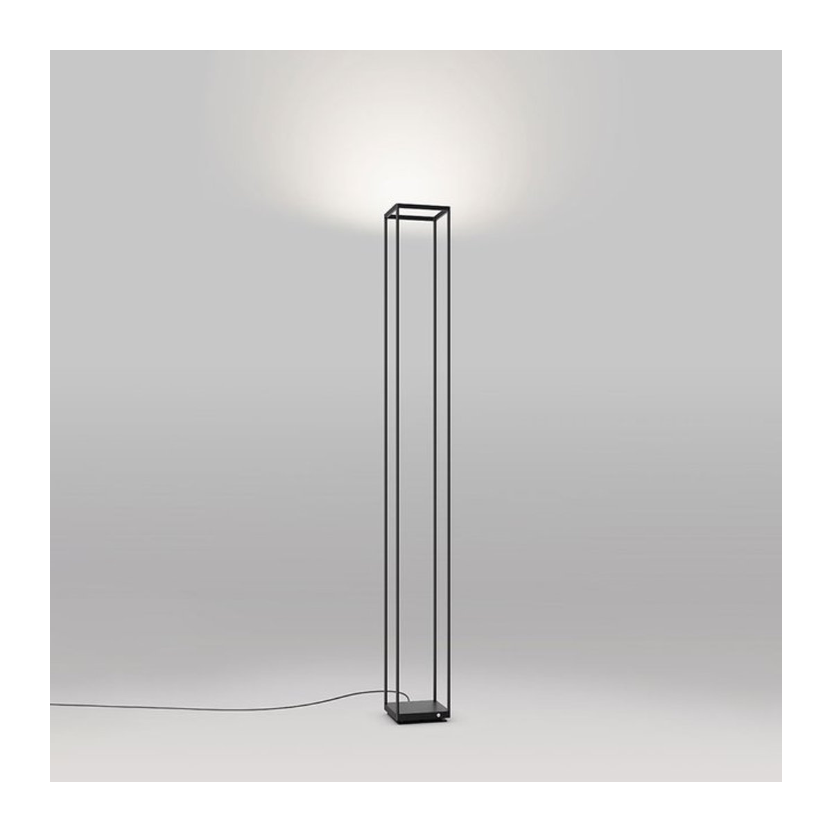 Serien Lighting Reflex² Floor S LED-Deckenfluter in Schwarz mit dim2warm (2200K - 3000K) - Bild 1