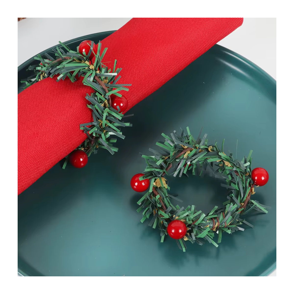 Serviettenringe aus roten Früchten und Kiefernnadeln in rustikalem Design für Weihnachten und Hochzeiten - Bild 3
