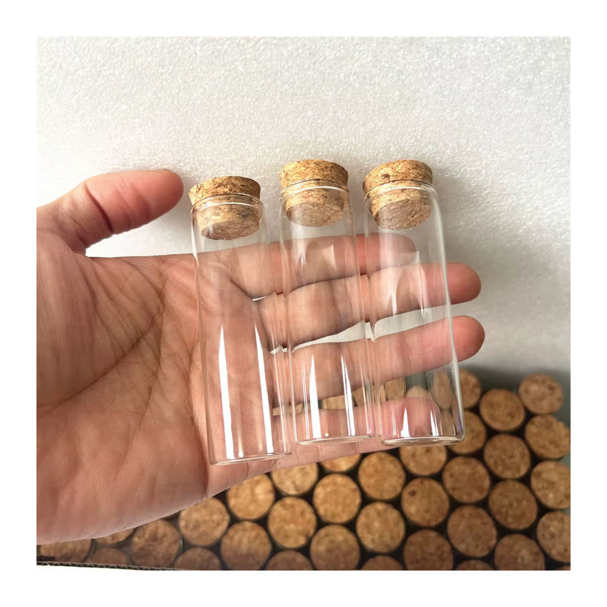 Set aus 24 oder 40 transparenten Glasflaschen mit Korkverschluss für Süßigkeiten und Dragees, B/T/H: 20 x 25 x 80 mm - Bild 4