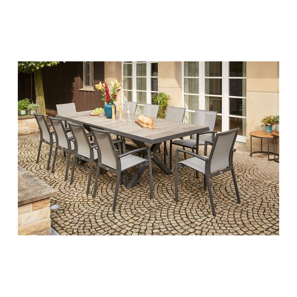 Siena Garden Velia Sincro Garten-Essgruppe in Anthrazit und Natur-Grau mit 10 Sesseln und Ausziehtisch aus Aluminium, Ranotex und Keramik, B/T/H: 260 x 100 x 93,5 cm - Bild 1