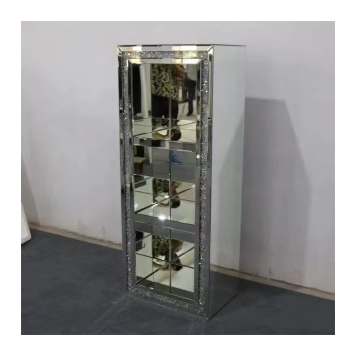 Silberne Glasvitrine mit Spiegel und dekorativen Strasssteinen - Bild 3