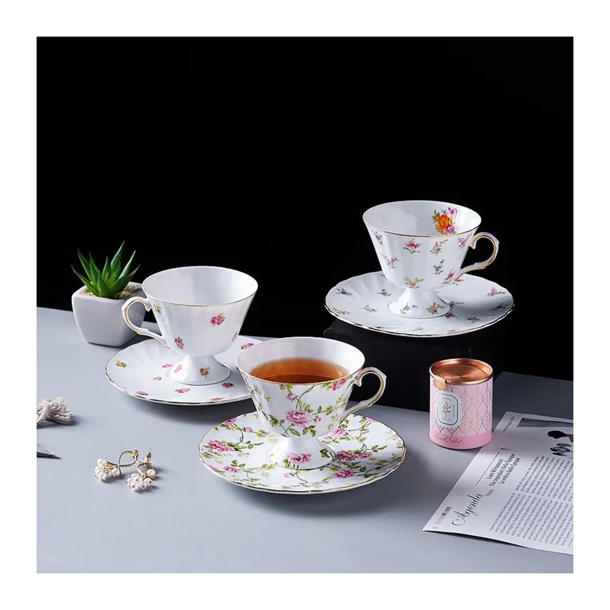 Simplistic Living Home Keramik Tassen-Set mit Untertassen in Weiß, Klassisch, 200 ml - Bild 1