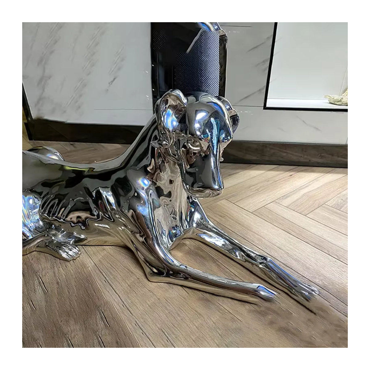 Skandinavische Deutsche Dogge Statue aus Kunstharz und Metall in Grün und Silber - Bild 5