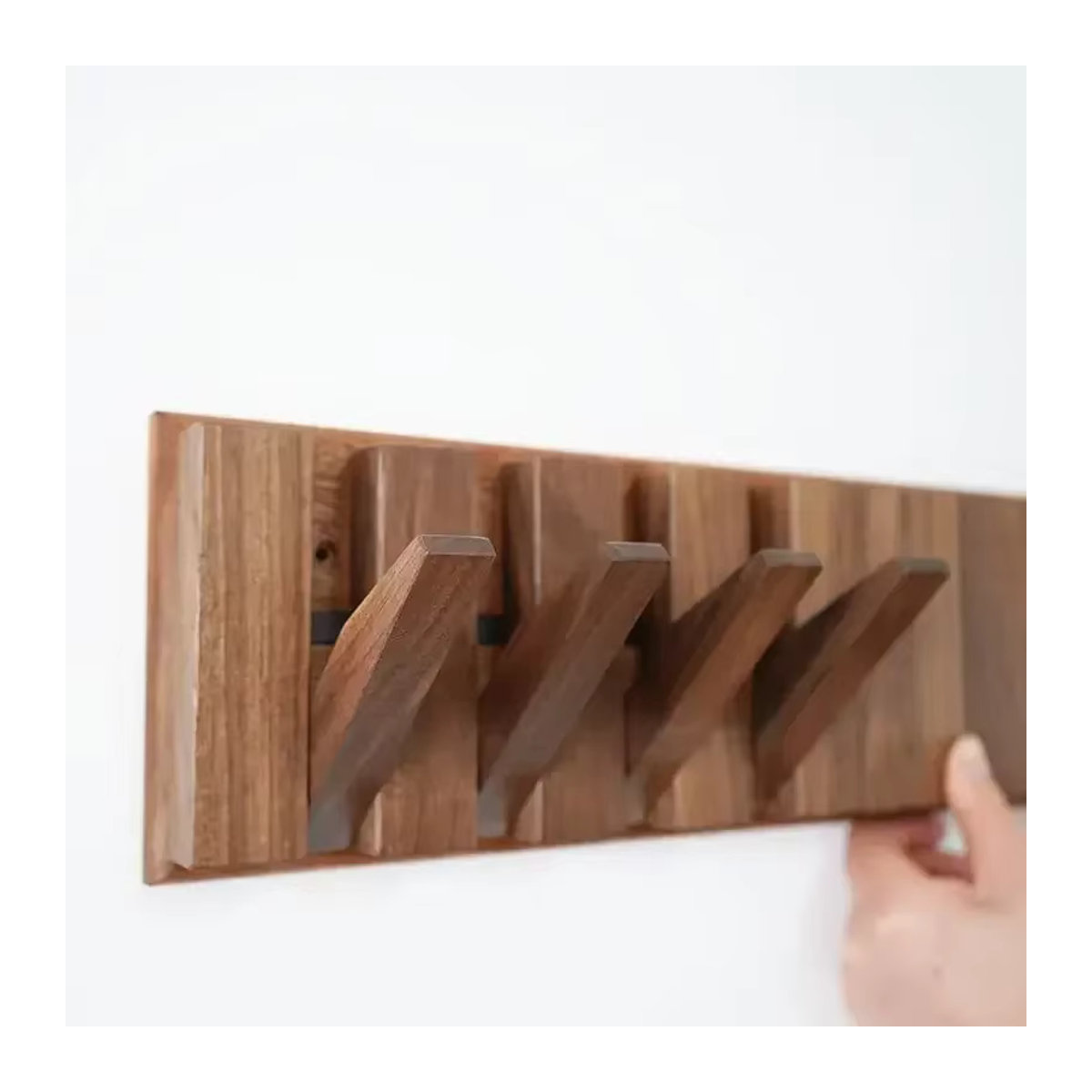 Skandinavische Wandgarderobe aus Holz in Walnuss Braun mit Kleiderhaken und Regalfächern - Bild 5