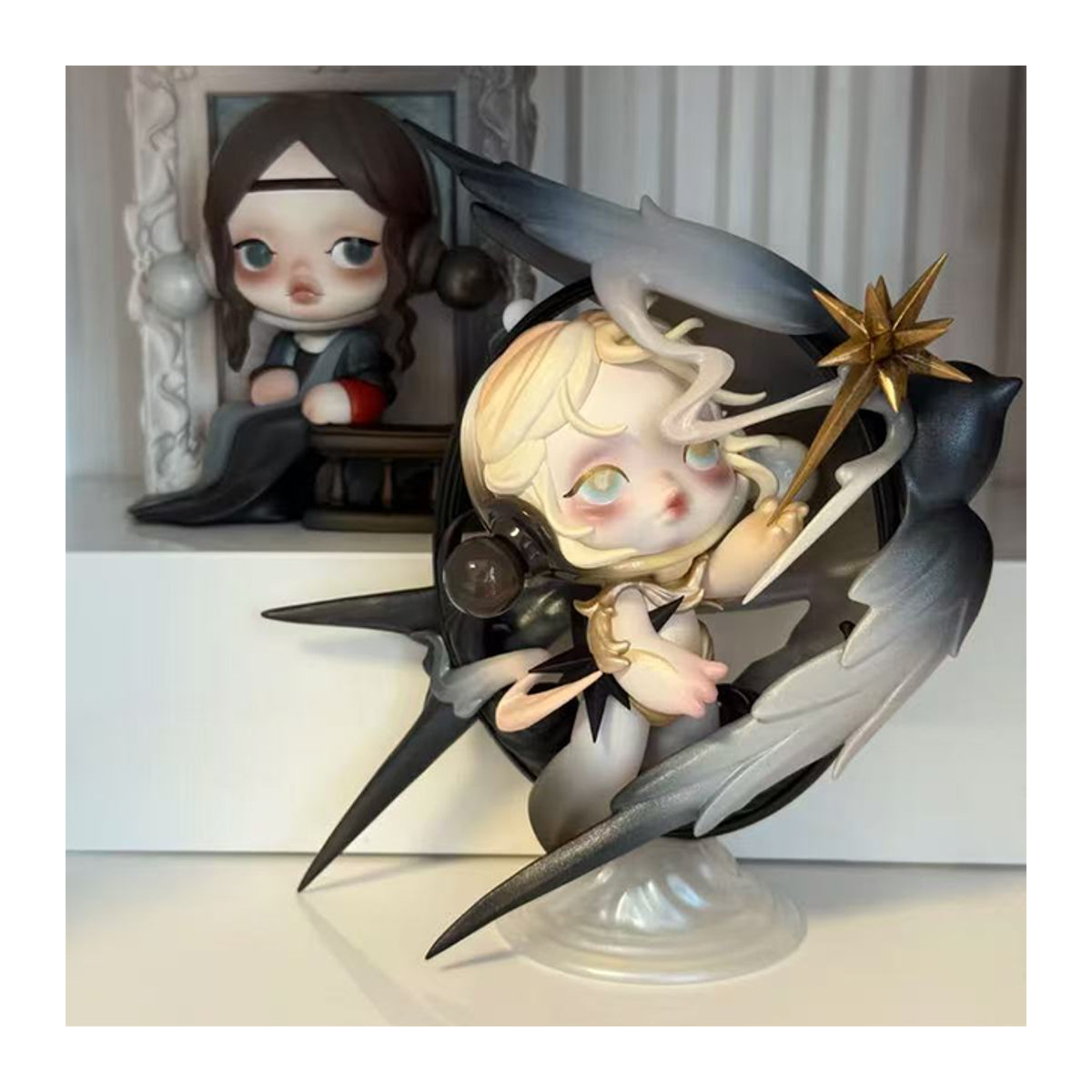 Skullpanda Blind Box Figuren Set Miss Collection in Schwarz und Mehrfarbig - Bild 1