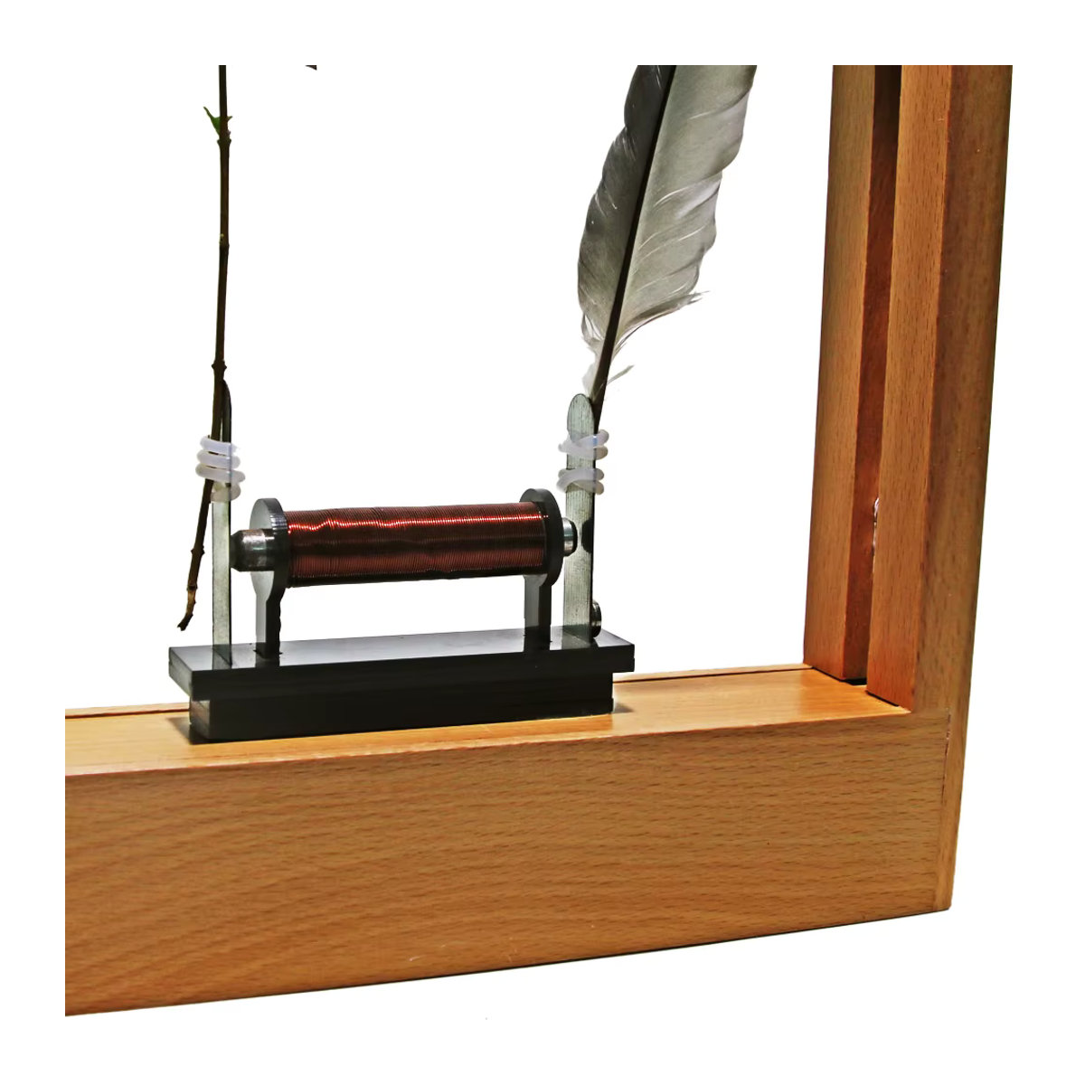 Slow Action Motion LED optische Täuschung Skulptur in Braun aus Holz mit minimalistischem Design - Bild 2