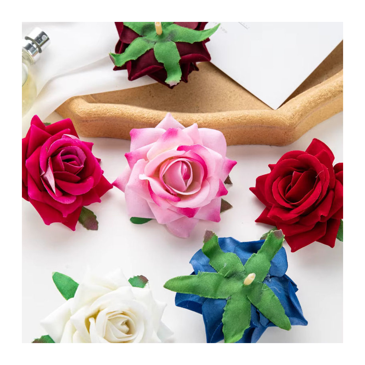 Smr Künstliche Rosen aus Textil in Mehrfarbig für Dekorationen wie Hochzeit, Weihnachten und Neujahr - Bild 1