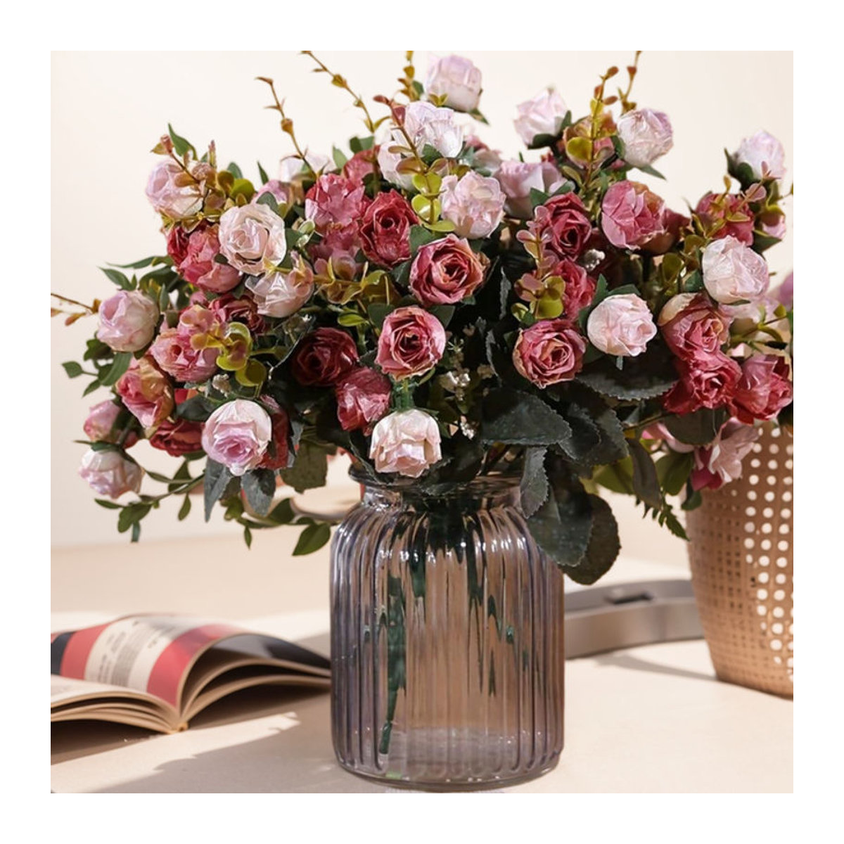 Smr Künstliche Seidenrosen als Dekorationskranz in Weiß und Mehrfarbig für Hochzeit, Weihnachten und Raumdekoration - Bild 1