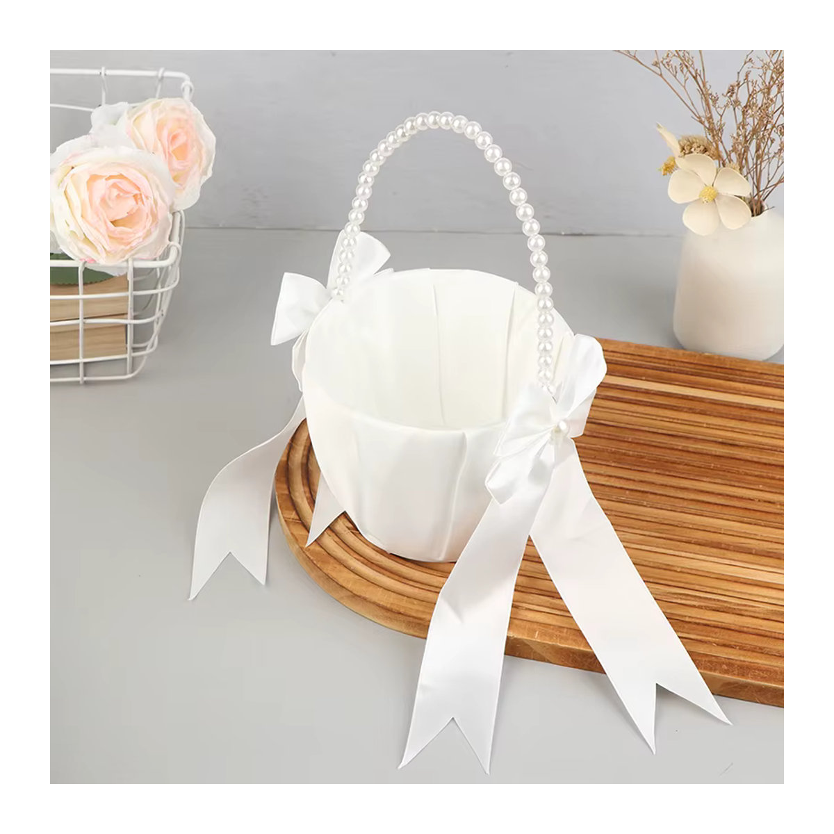 Sommer6 Blumenkorb mit Perlengriff und Satin-Schleife in Weiß für deine Hochzeit im rustikalen Western-Stil - Bild 2