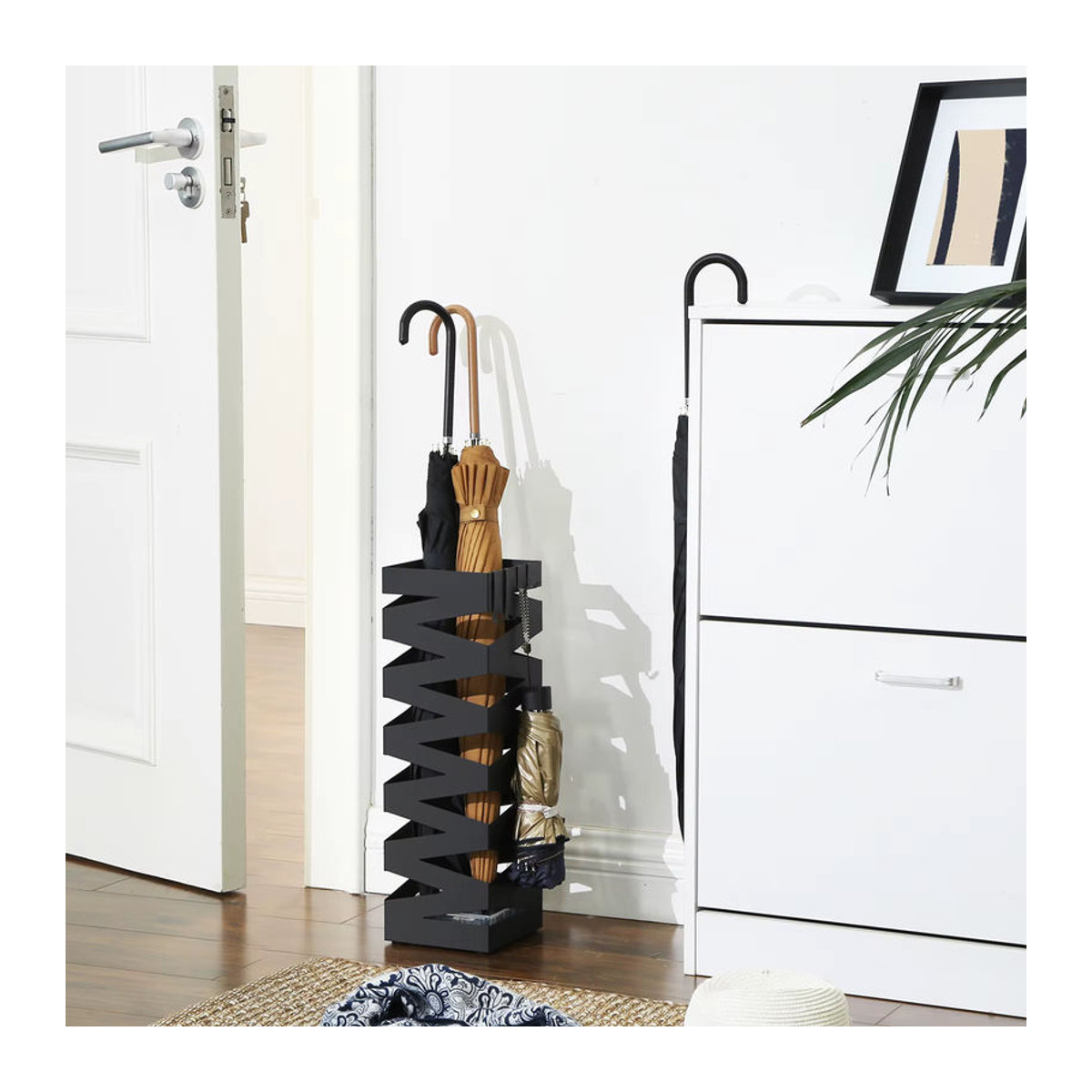 SONGMICS Schirmständer mit Wasserauffangschale und Haken, Schwarz, Höhe: 49 cm - Bild 6