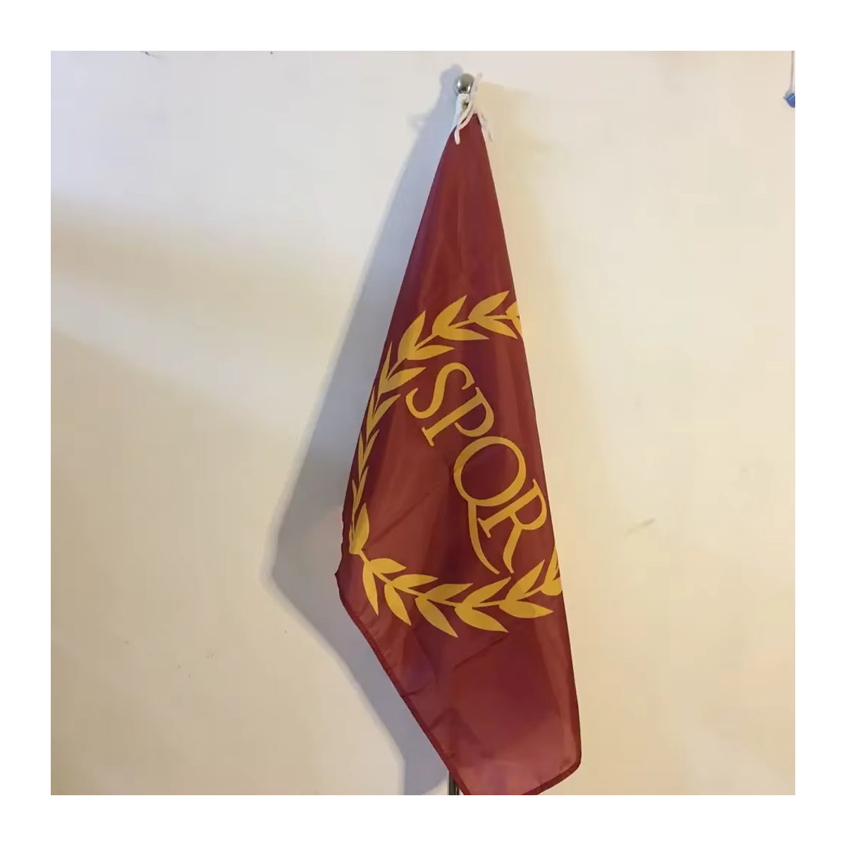 Spqr-Flagge Römisches Reich Dekorationsbanner aus Polyester in Rot, B x H: 150 x 90 cm - Bild 2