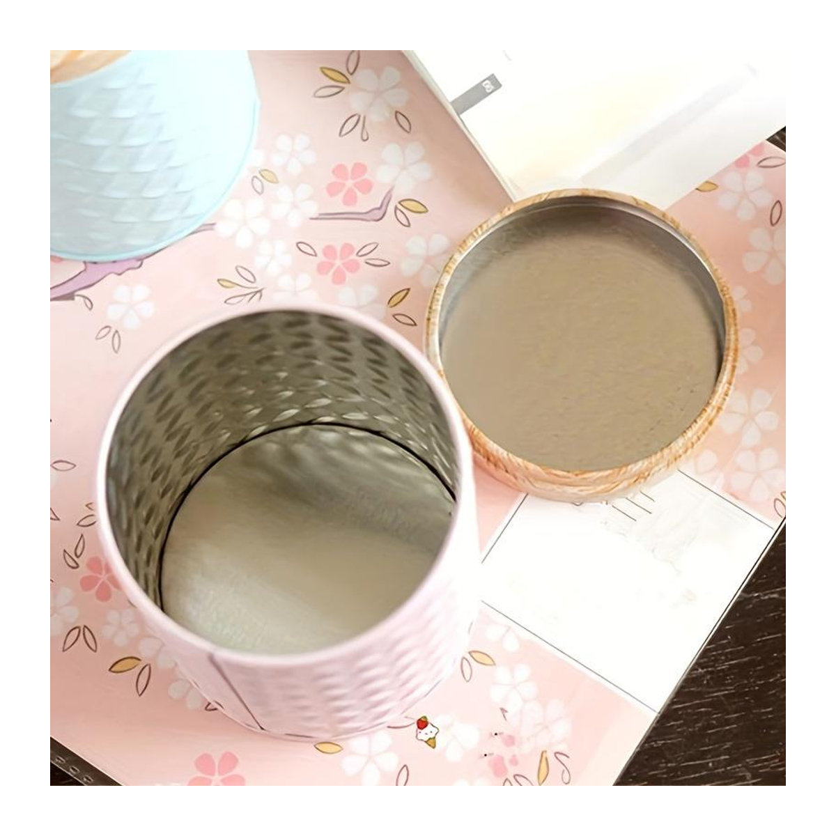 Stilvolle runde Metall-Kaffee-Dose mit Holzdeckel in Grau für die Aufbewahrung von Keksen oder Schmuck - Bild 2