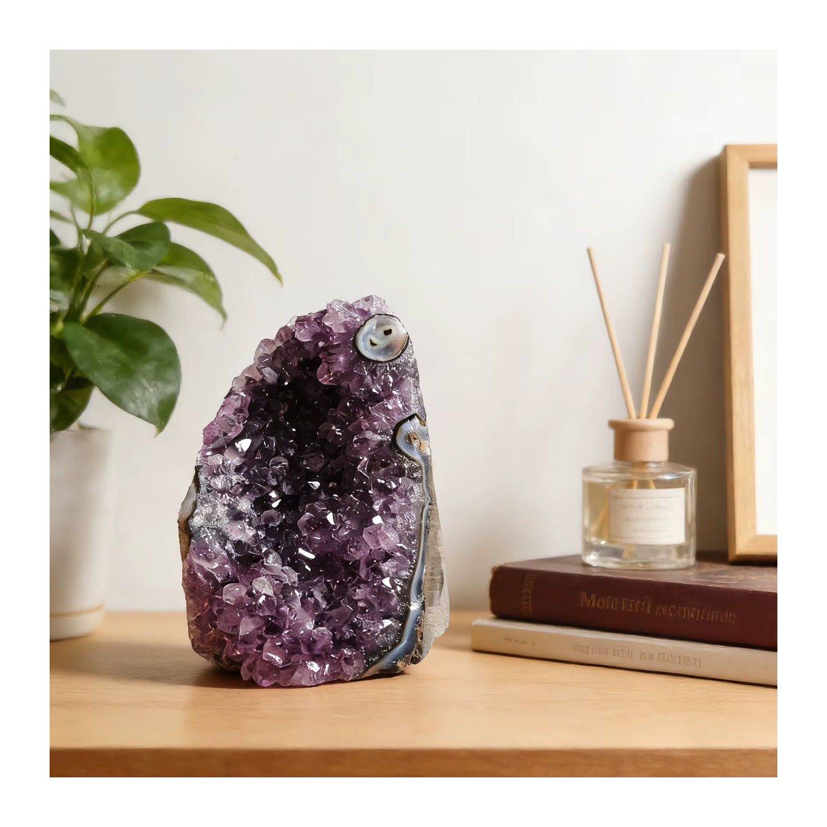 Stonehaven Natürlicher Brasilianischer Amethyst-Kristallcluster in Lila als dekoratives Ornament für dein Feng Shui und deine Atmosphäre - Bild 3