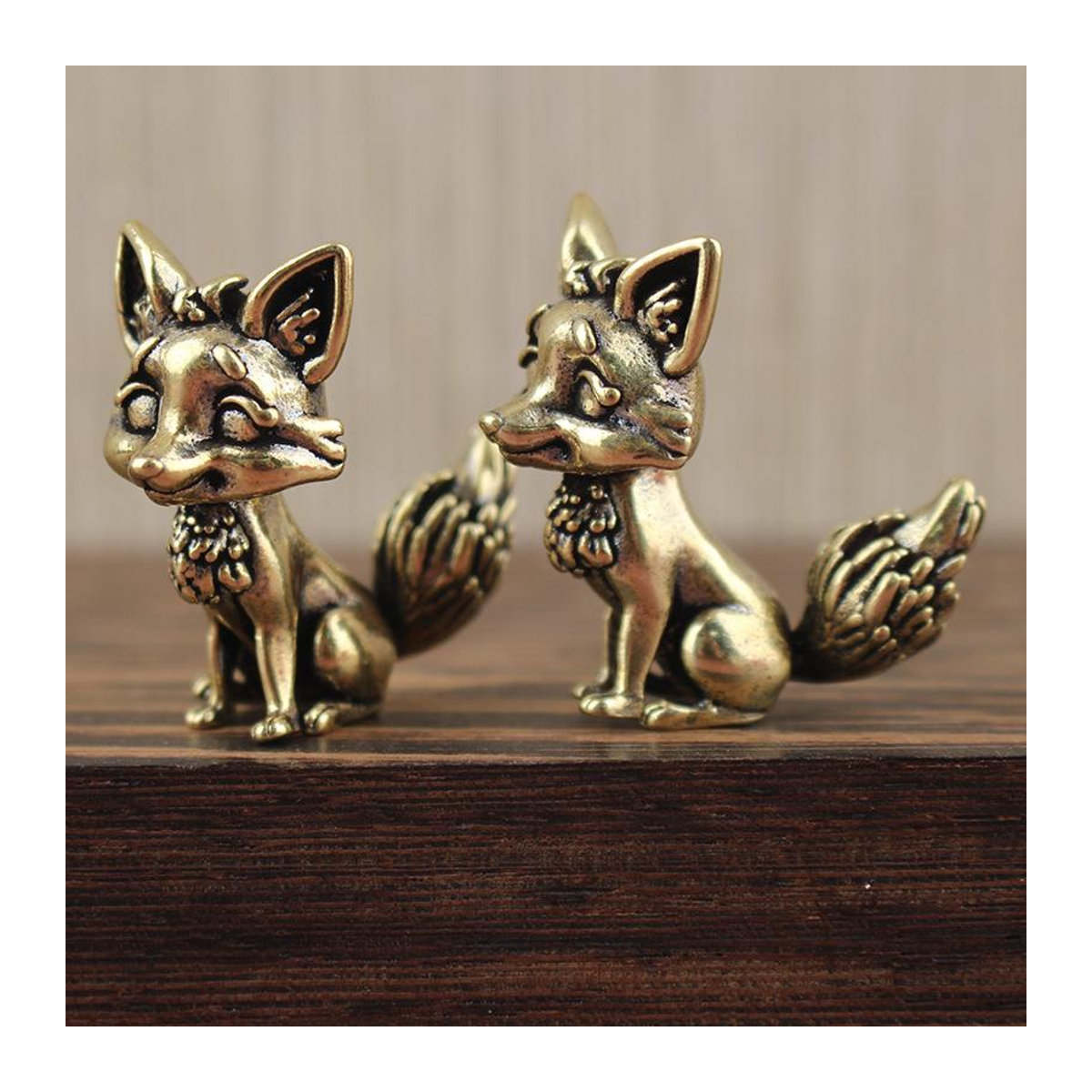 Sugarr Fuchs Statue aus Messing in Gold als dekorative Miniaturfigur für deinen Schreibtisch - Bild 3