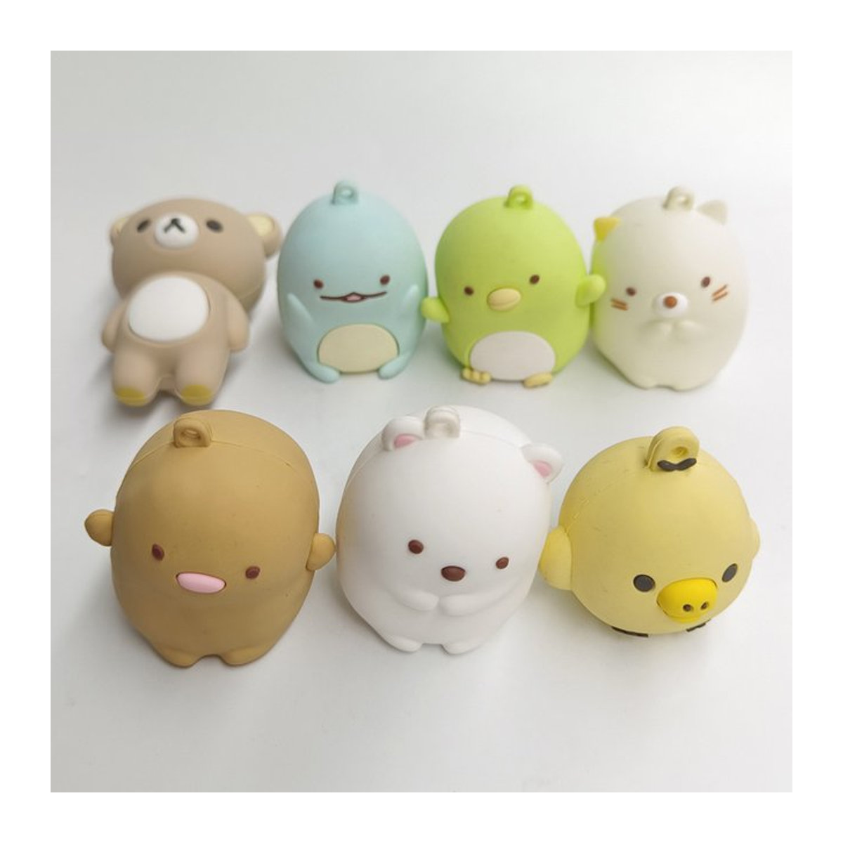 Sumikko Gurashi Anime Figuren Set aus Kunststoff, Mehrfarbig, Sammlerfiguren von Bär, Panda, Katze und Eidechse - Bild 1