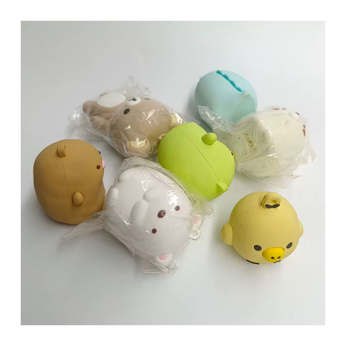 Sumikko Gurashi Anime Figuren Set aus Kunststoff, Mehrfarbig, Sammlerfiguren von Bär, Panda, Katze und Eidechse - Bild 2