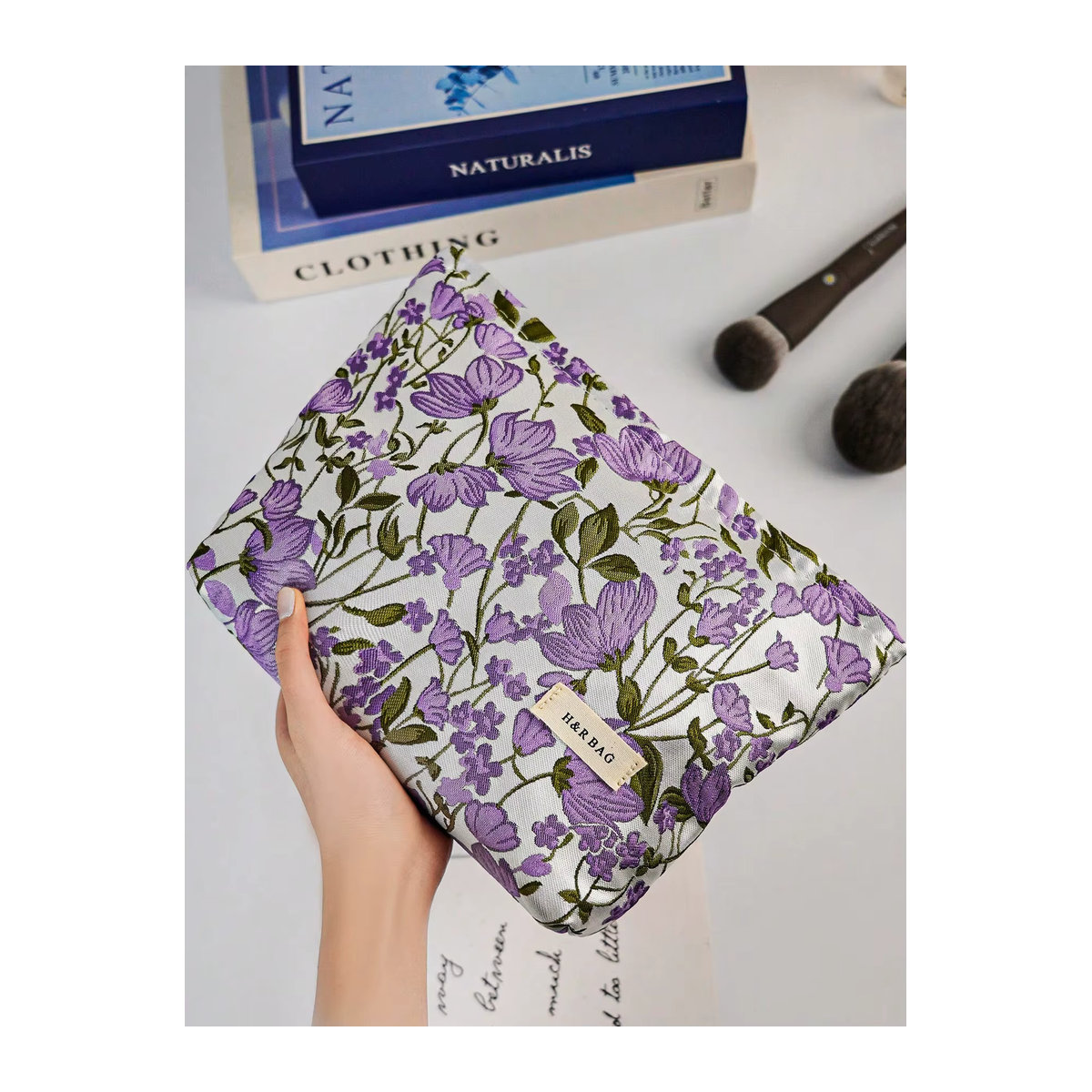 Süße Make-up-Tasche mit floralem Design und Reißverschluss in Taro-Lila - Bild 3