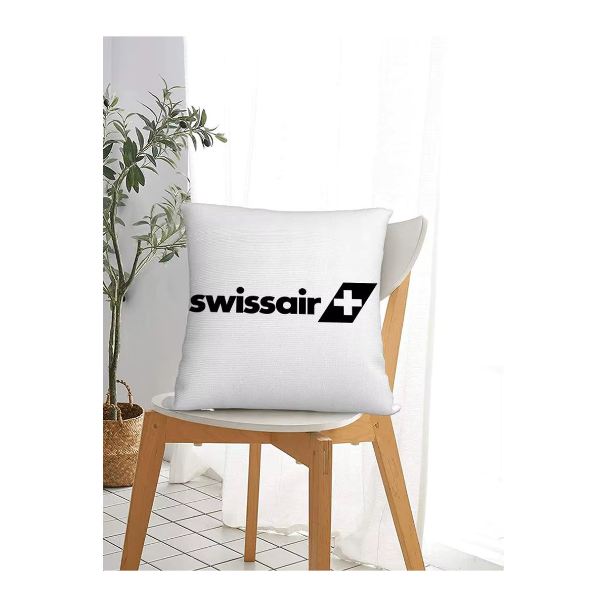 Swiss Airlines Kissenbezug aus atmungsaktivem Bio-Leinen in Weiß mit doppelseitigem Druck - Bild 6