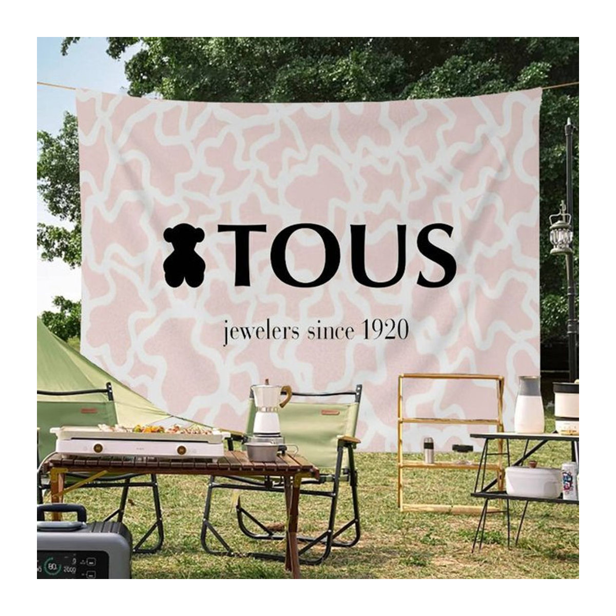 T-TOUSes Banner mit Tier-Motiven in Rosa als hängende Outdoor Party Dekoration aus Textil - Bild 1