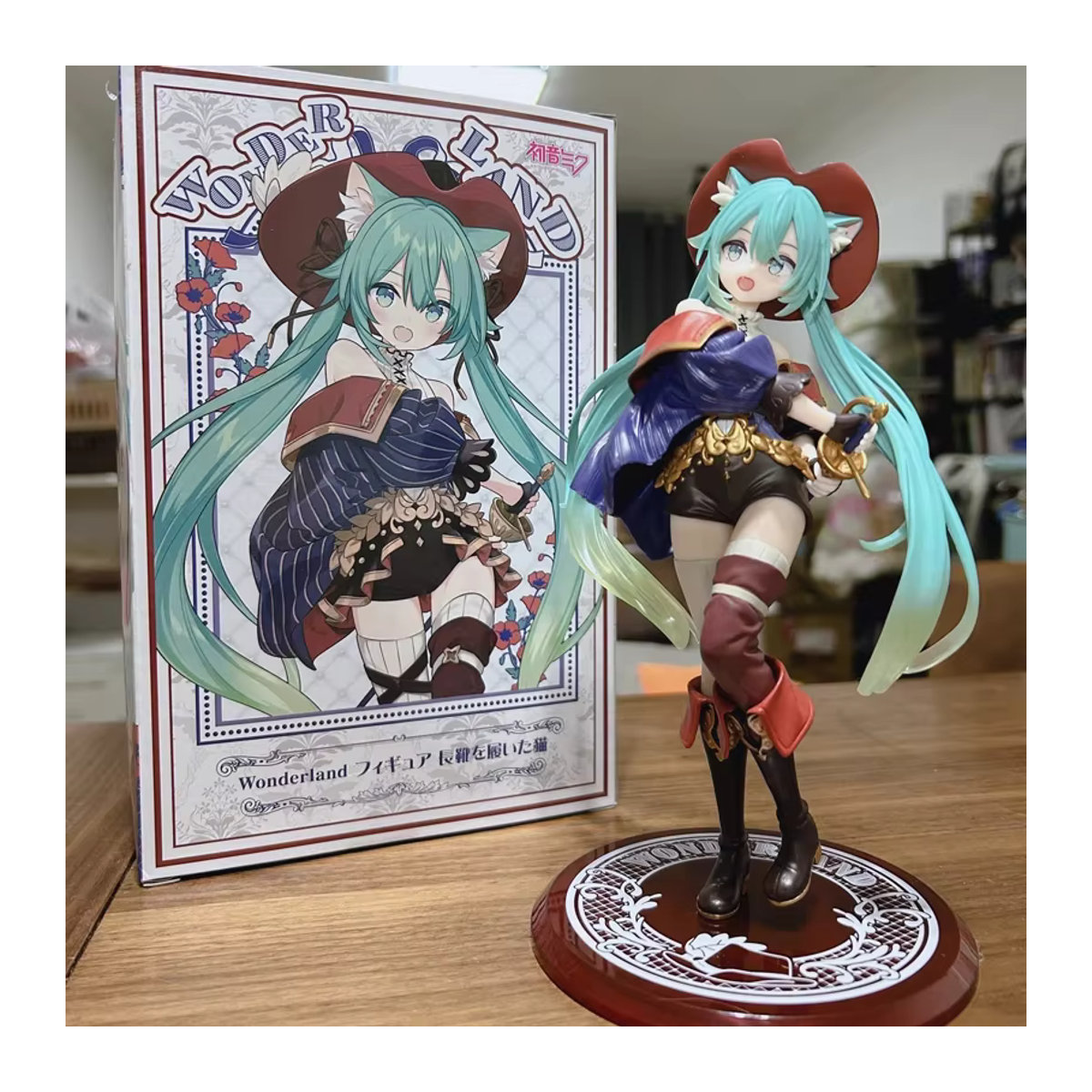 Taito Hatsune Miku Figur Wunderland Kater in Stiefeln Anime Action Figur mehrfarbig aus Kunststoff - Bild 2