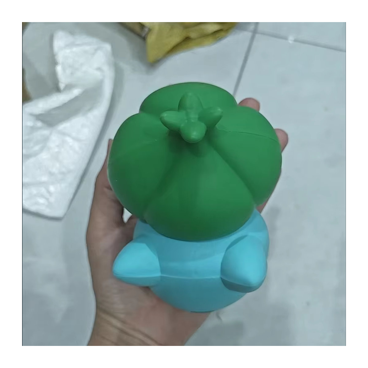 TAKARA TOMY Pokemon Bulbasaur Sammelfigur in Grün und Gold aus Kunststoff - Bild 2