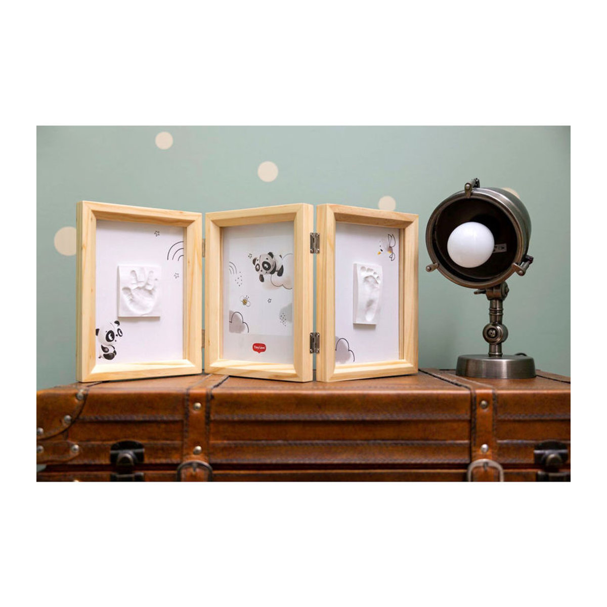 Tiny Love Abdruck-Set Double Frame Wooden aus Holz in Braun und Weiß als Tischaufsteller für dein Baby - Bild 2