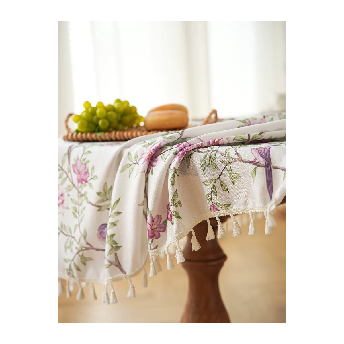 Tischdecke aus Kunstleinen mit Blumen-, Vogel- und Quastenmuster in Lila und Weiß - Bild 6