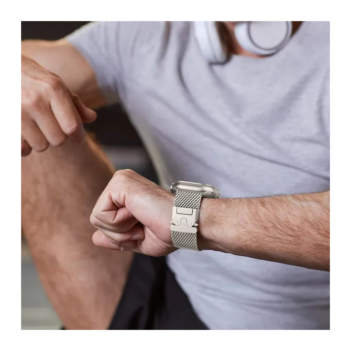 Titan Milanese Loop Armband für Apple Watch Serie 10, 9, 8, 7, 6, SE, Ultra 2, Farbe: Silber - Bild 5