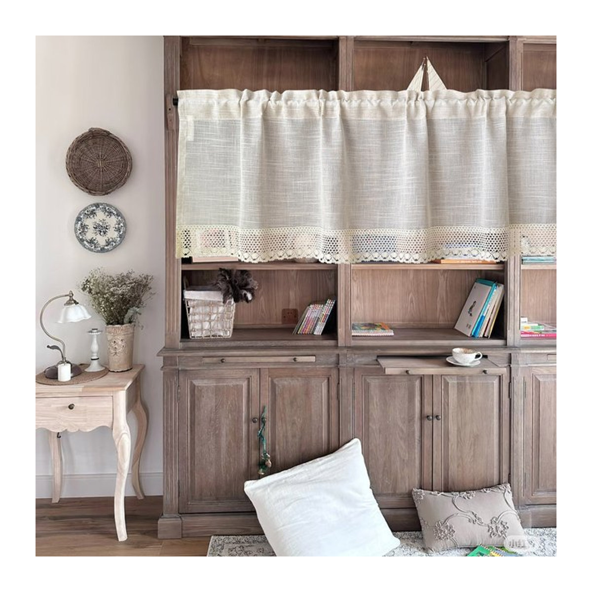 Tiyana Transparente Vorhänge mit Häkelspitzenbesatz in Weiß für Küchenschränke und kleine Fenster im Boho-Stil - Bild 1