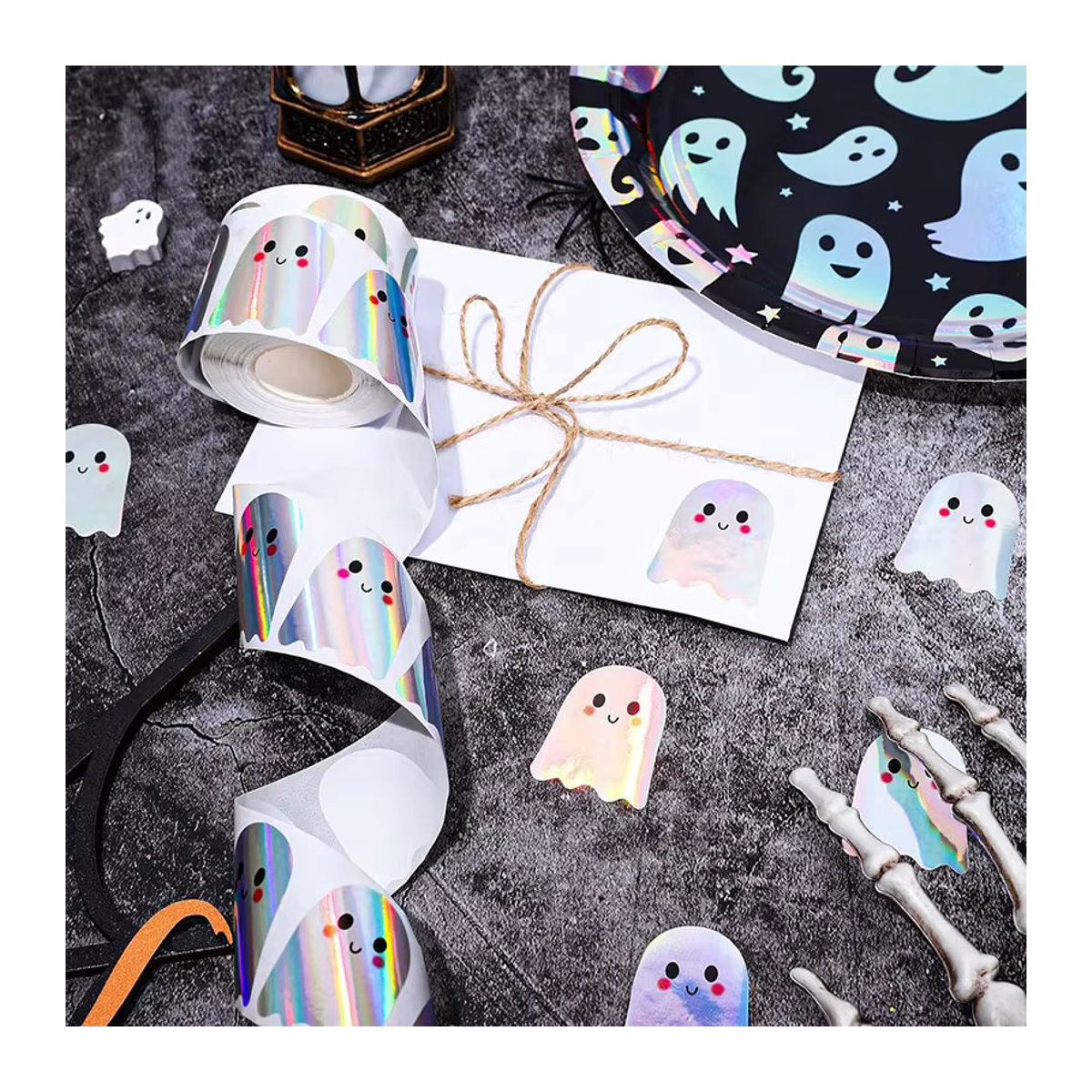 TMZ Halloween Laseraufkleber mit Kürbis- und Geist-Motiven in Orange und Mehrfarbig, 500 Stück pro Rolle für DIY-Dekorationen und Partygeschenke - Bild 1