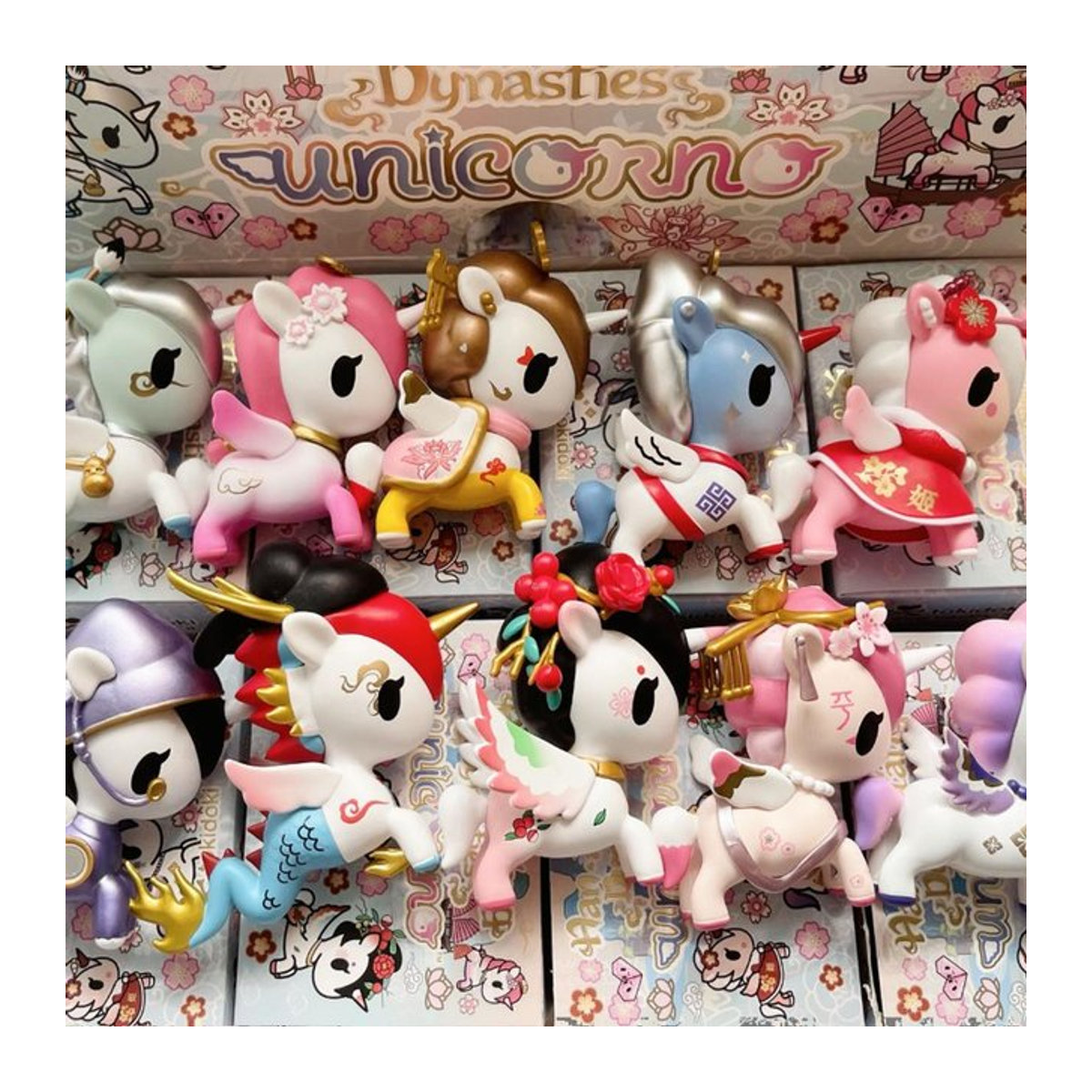 Tokidoki Einhorn Blindbox Dream Back To Han & Tang Serie – Mehrfarbige Schreibtischdekoration im orientalischen Stil mit floralen Elementen - Bild 1