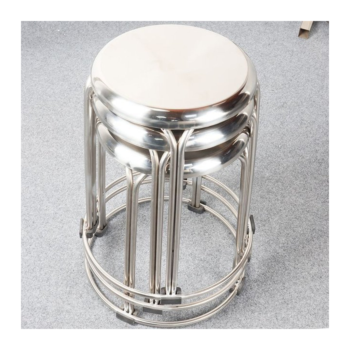 Tommy You Esszimmerhocker aus Edelstahl in Silber, minimalistischer runder Metallhocker stapelbar - Bild 1
