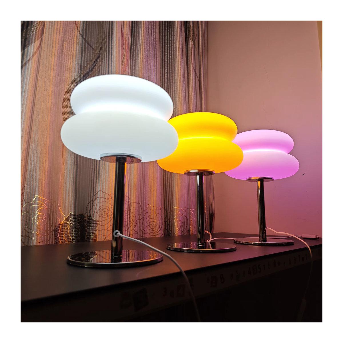 Topwinson LED Pilz Tischlampe in Weiß für Schlafzimmer und Wohnzimmer mit USB-Anschluss - Bild 2