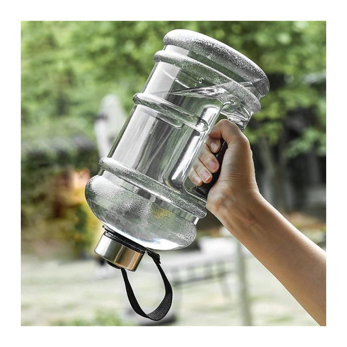 Tragbare PETG Sport Trinkflasche mit Griff und 2l Fassungsvermögen in Schwarz und Transparent - Bild 1
