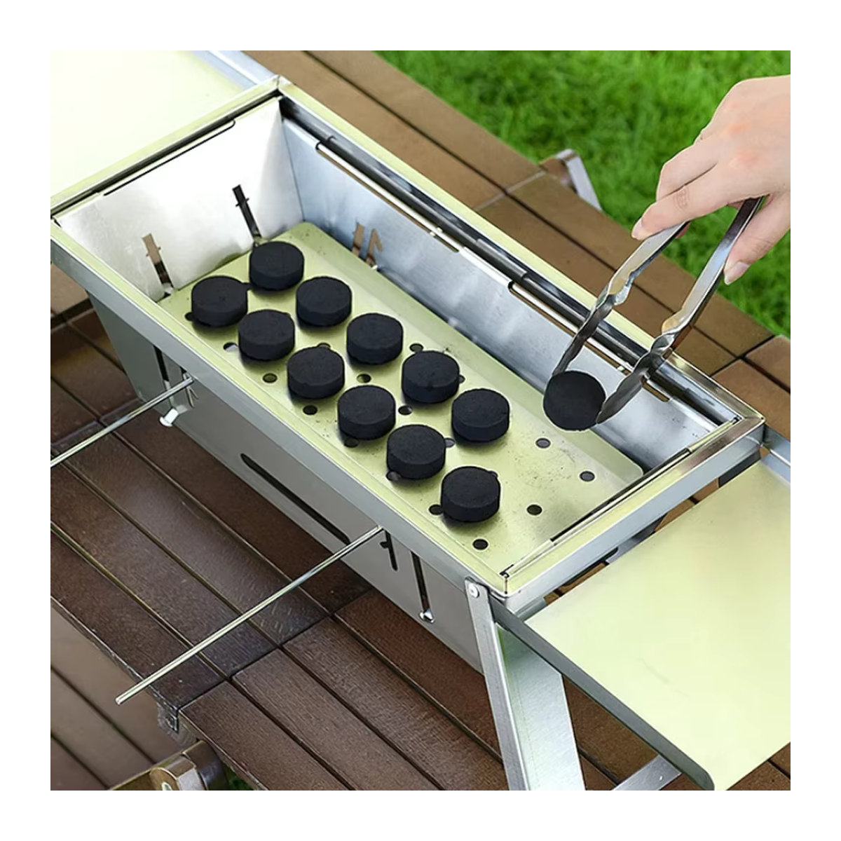 Tragbarer Edelstahl Holzkohlegrill für Outdoor und Haushalt mit Klappfunktion - Bild 3