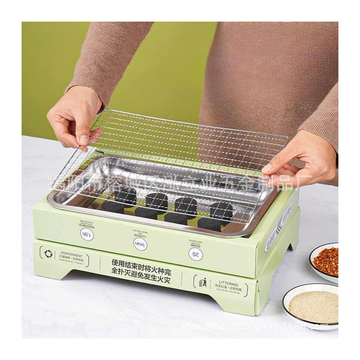 Tragbarer Einweg-Holzkohlegrill aus Metall in Grün für Picknick und Outdoor-Einsätze - Bild 1
