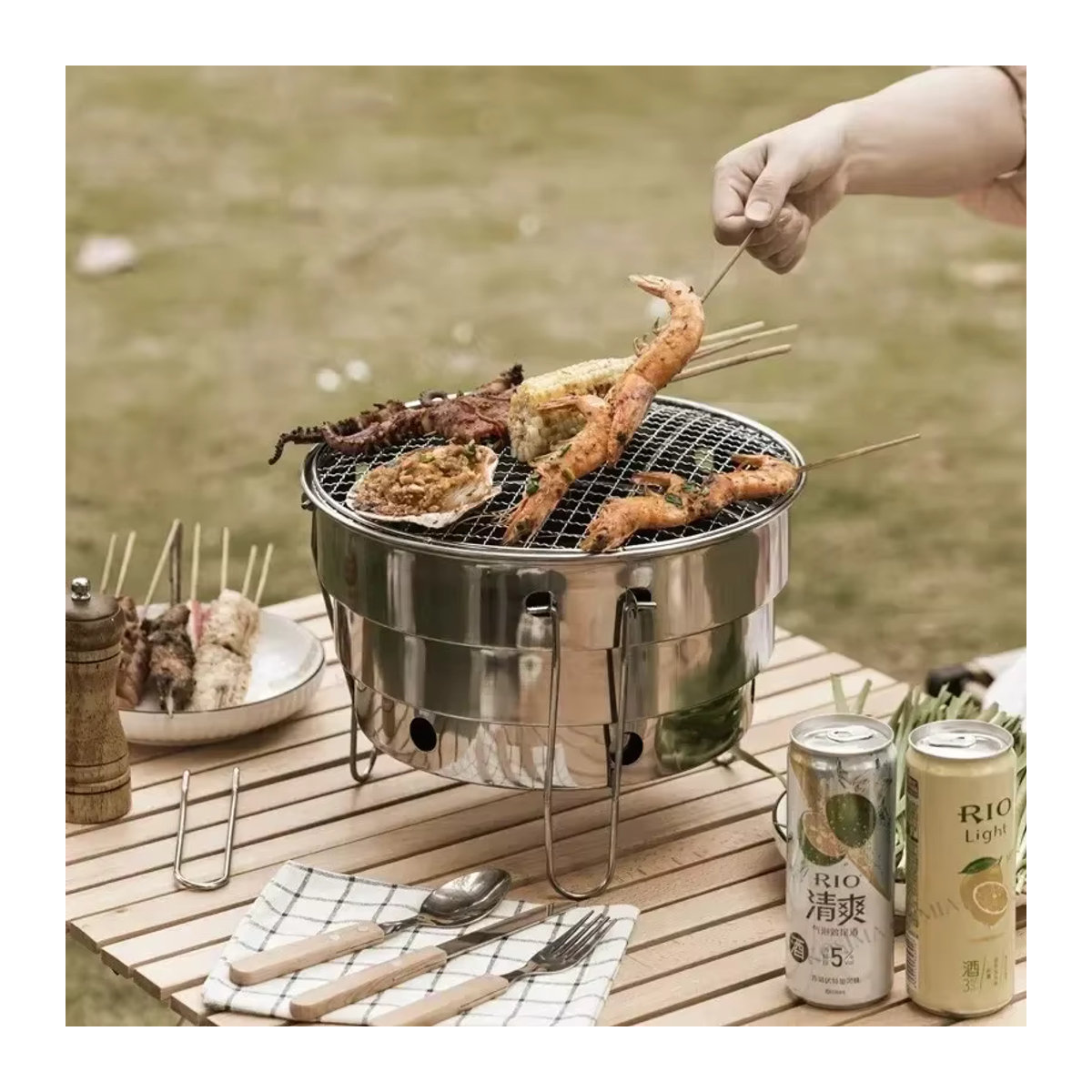 Tragbarer Klappbarer Holzkohlegrill aus Edelstahl mit Grillnetz für Outdoor und Camping - Bild 2