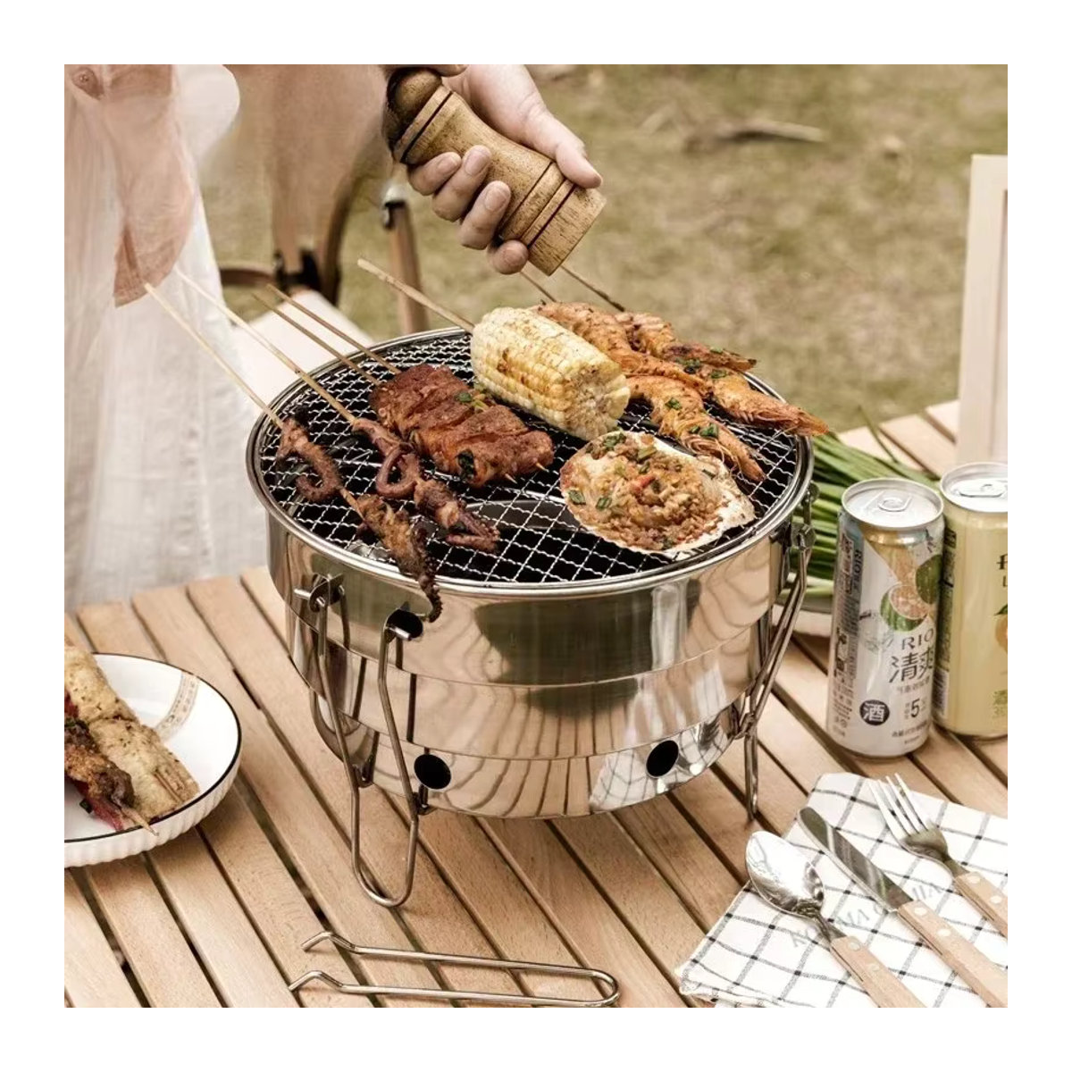 Tragbarer Klappbarer Holzkohlegrill aus Edelstahl mit Grillnetz für Outdoor und Camping - Bild 3