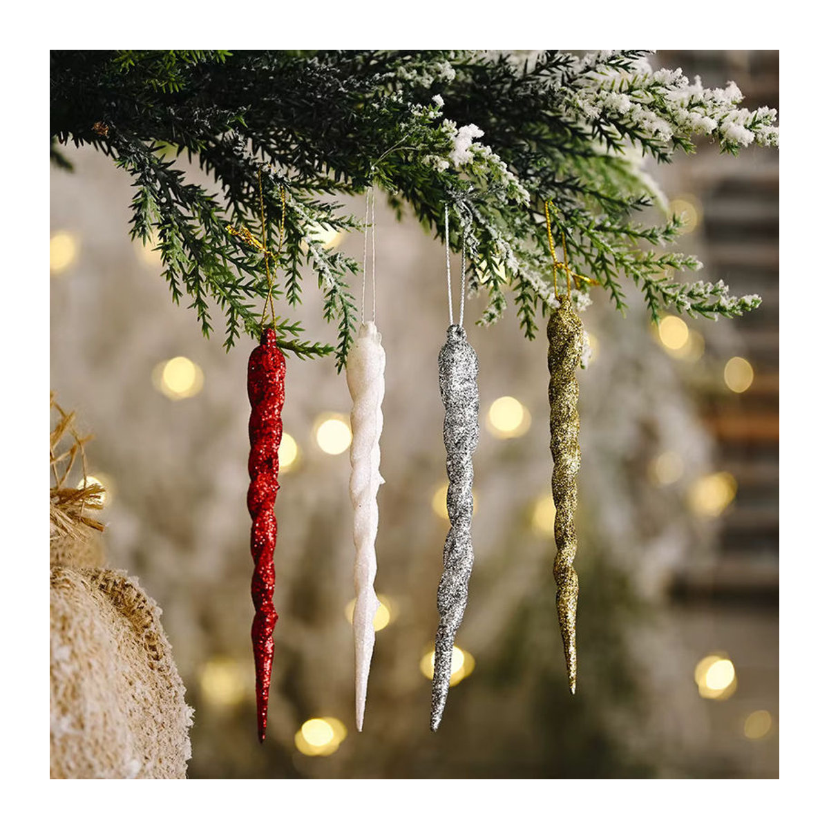 Transparente Kristall-Eiszapfen als hängende Weihnachtsdekoration für dein festliches Zuhause - Bild 1