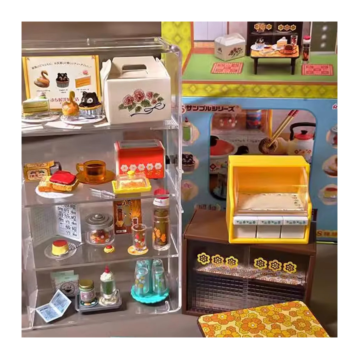 Transparentes Mini Food und Play Display Regal aus Kunststoff zur Aufbewahrung kleiner Flaschen und Weinflaschen - Bild 4