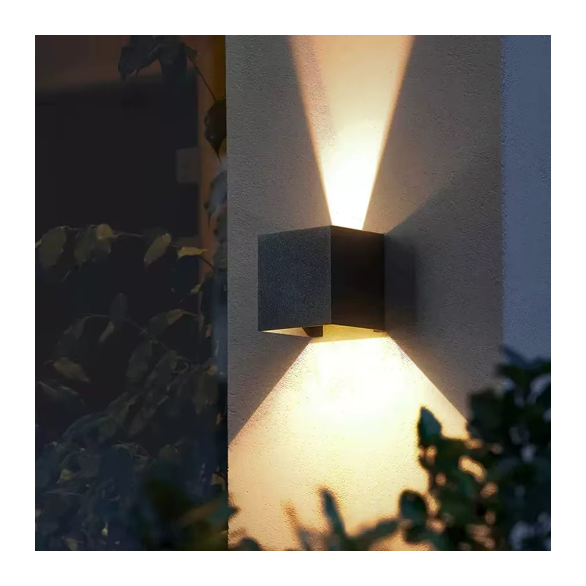 TRAZOS Wandleuchte mit Bewegungssensor aus Aluminium und Acryl in Schwarz, minimalistisches Design für Schlafzimmer, Küche und Flur - Bild 3